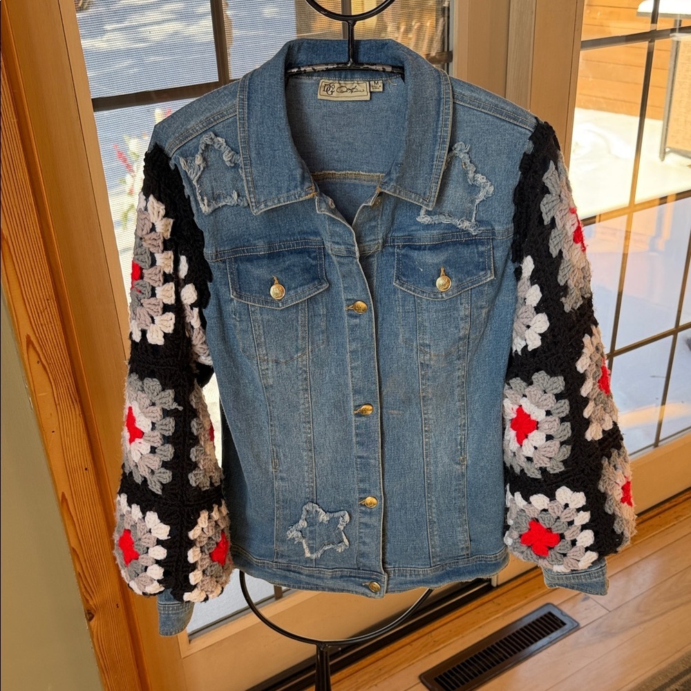 Upcycled DG2  Blue Denim SzM‎ Jacket with Crochet Sleeves